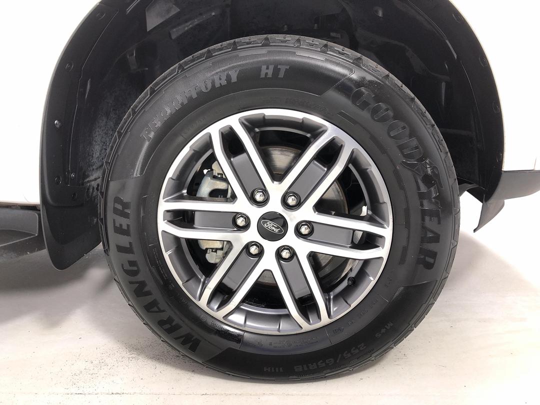 Photo '9' of Ford Everest