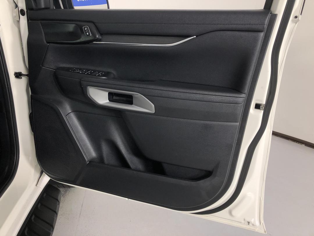 Photo '15' of Ford Everest