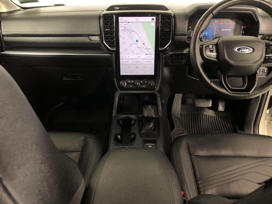 Photo '17' of Ford Everest