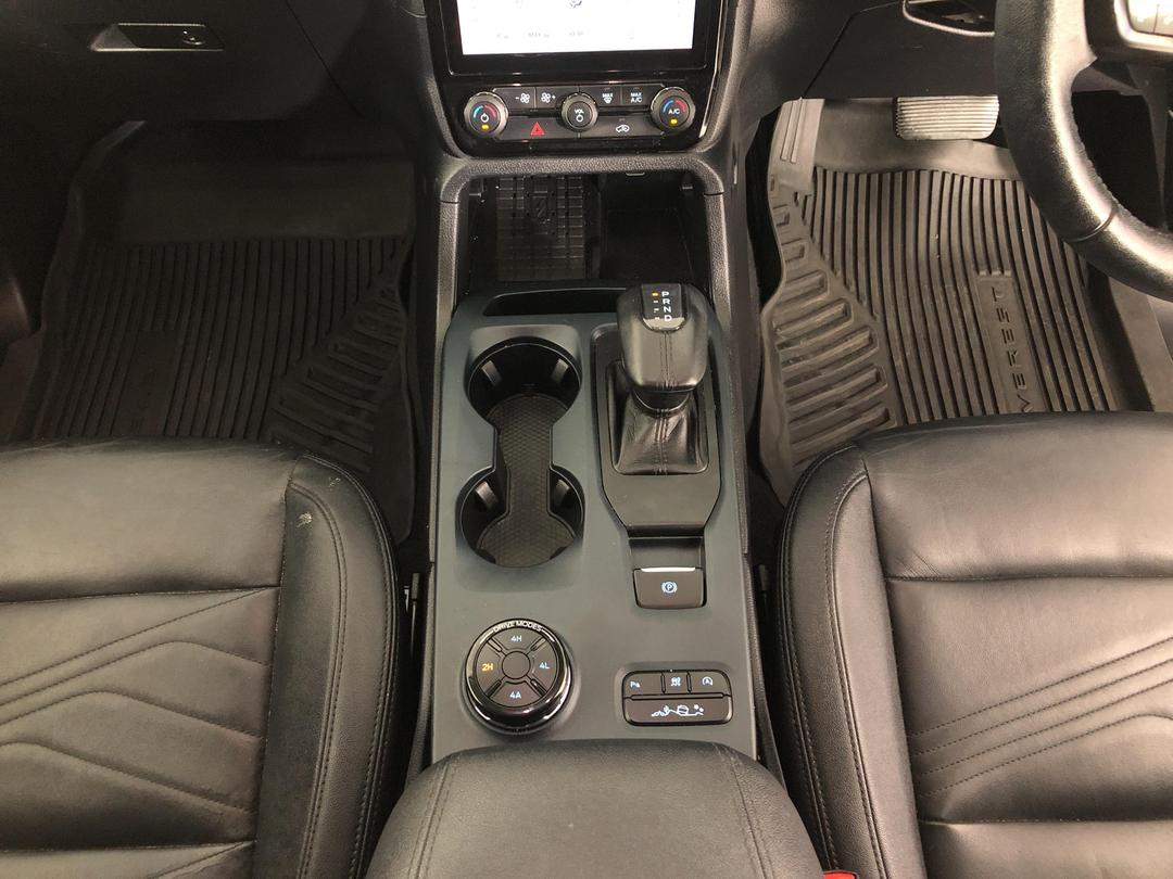 Photo '18' of Ford Everest