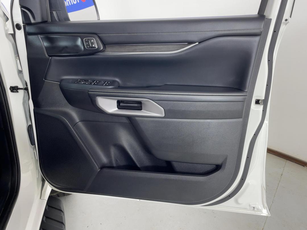 Photo '15' of Ford Everest