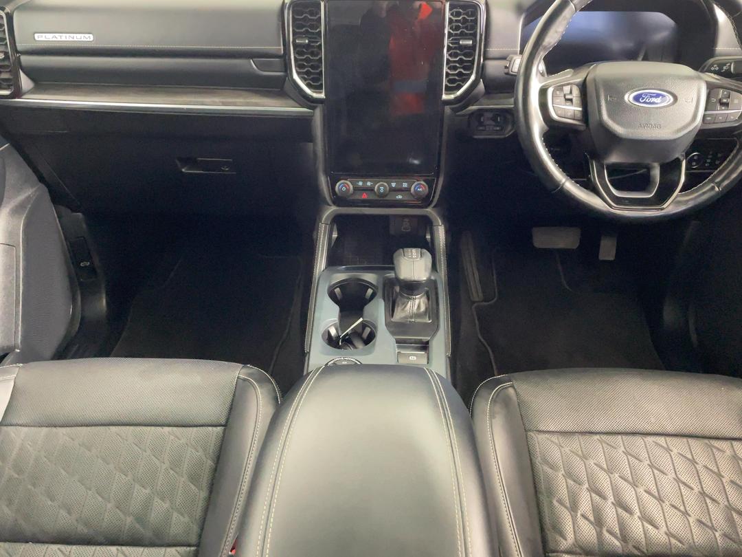 Photo '18' of Ford Everest