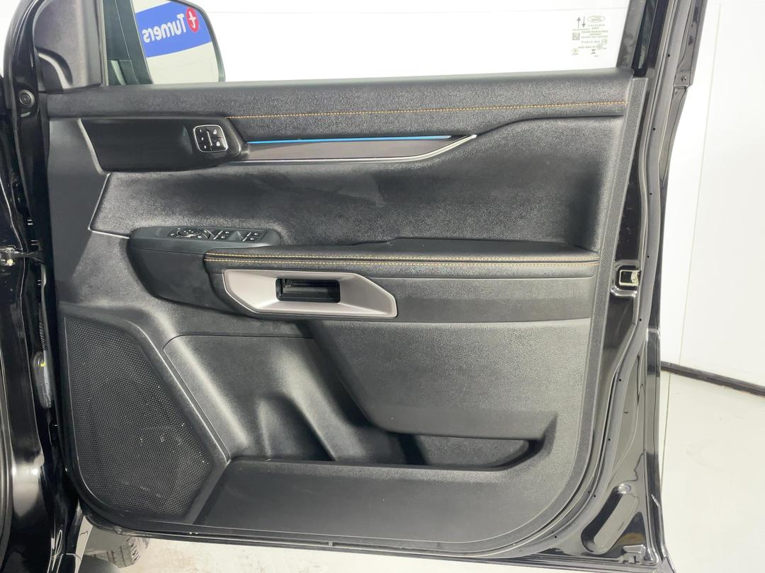 Photo '15' of Ford Everest