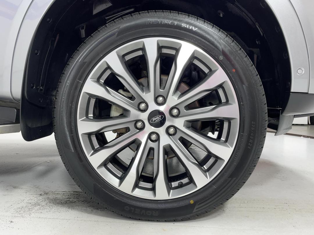 Photo '9' of Ford Everest