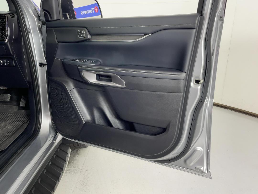 Photo '15' of Ford Everest