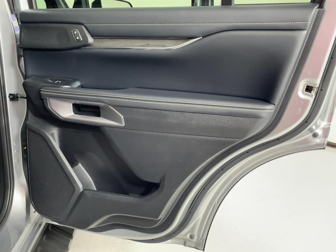 Photo '19' of Ford Everest