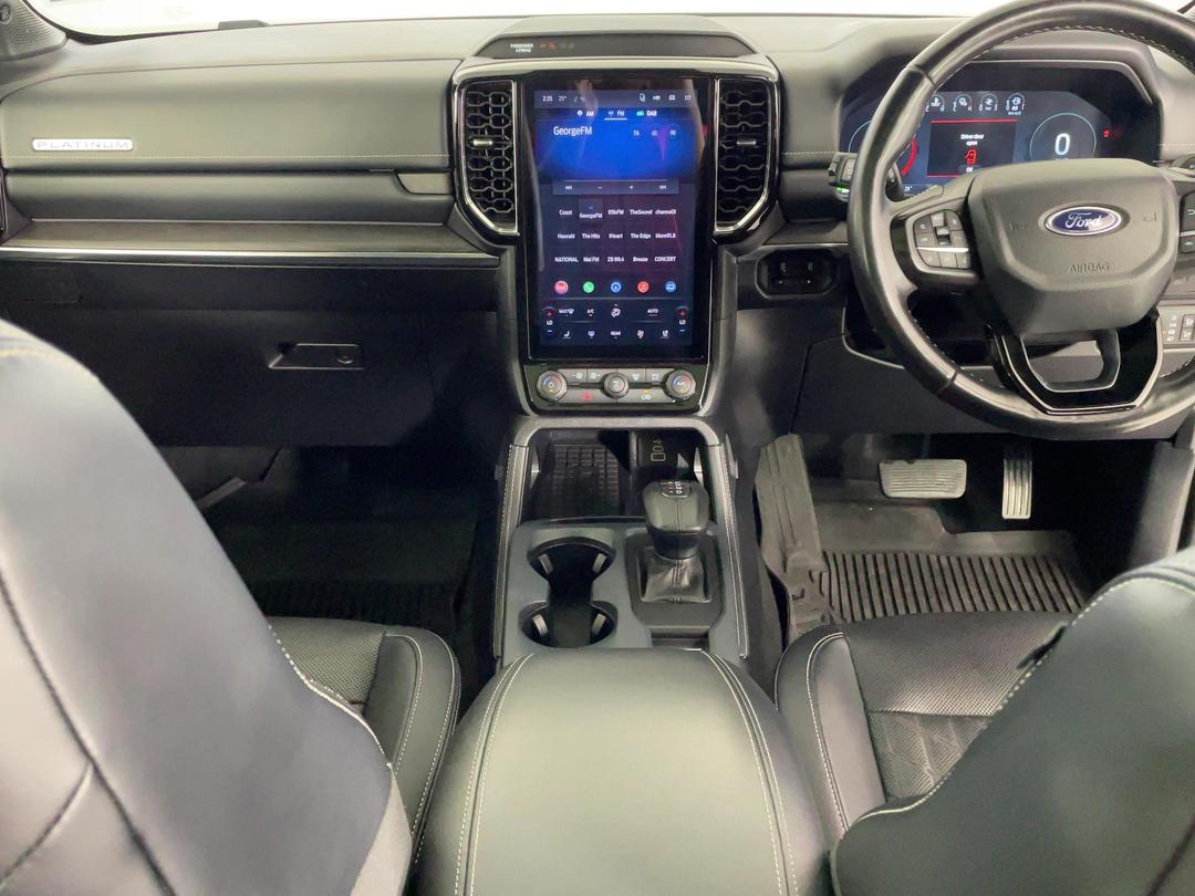 Photo '17' of Ford Everest