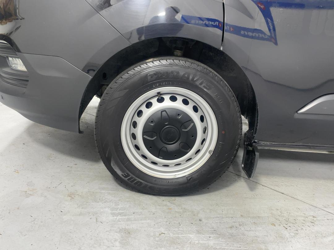 Photo '10' of Ford Transit