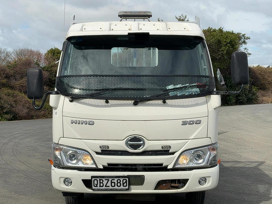 Photo '10' of Hino 300 XZU605R Transporter