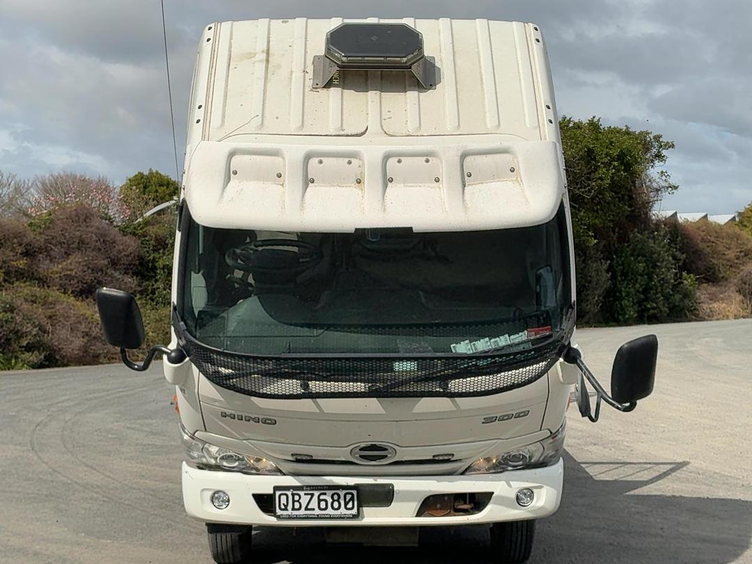 Photo '26' of Hino 300 XZU605R Transporter