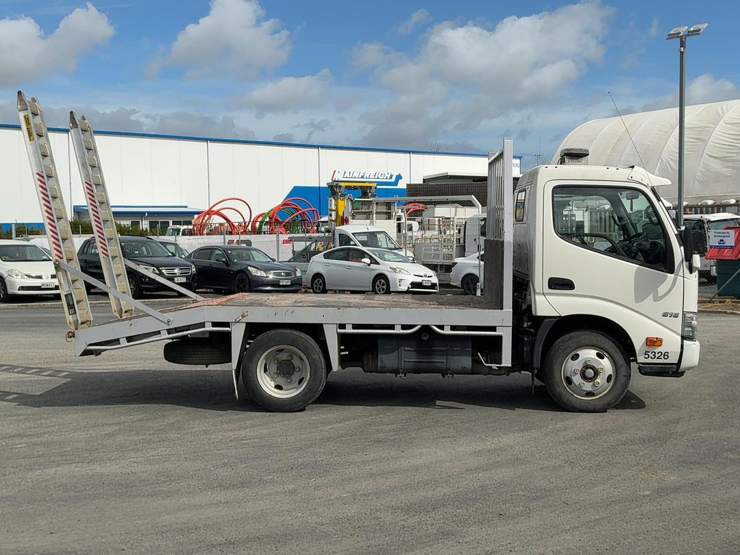 Photo '3' of Hino 300 XZU605R Transporter