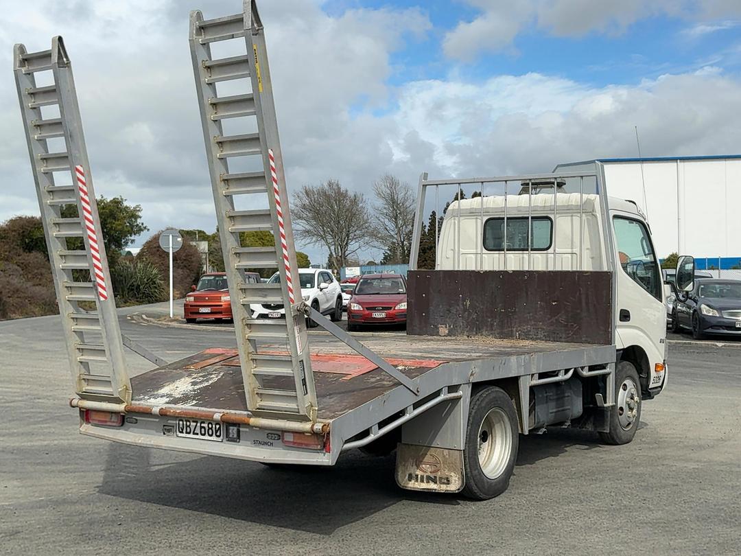 Photo '4' of Hino 300 XZU605R Transporter