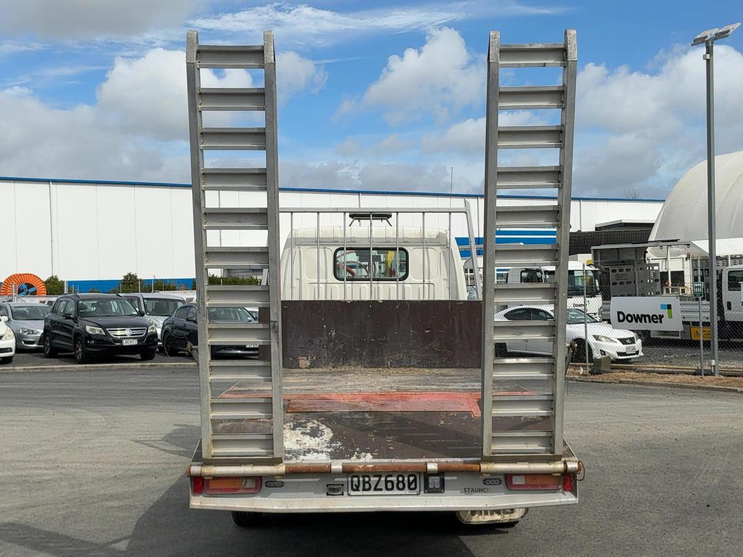 Photo '5' of Hino 300 XZU605R Transporter