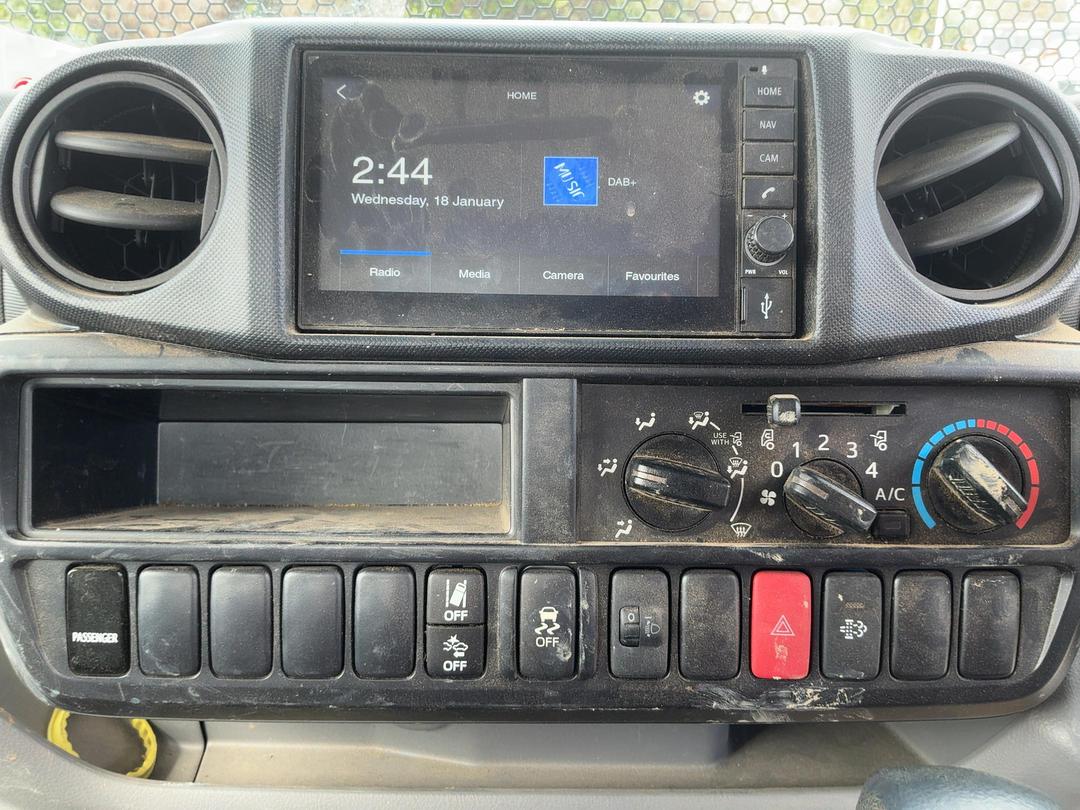Photo '14' of Hino 300 XZU605R Transporter