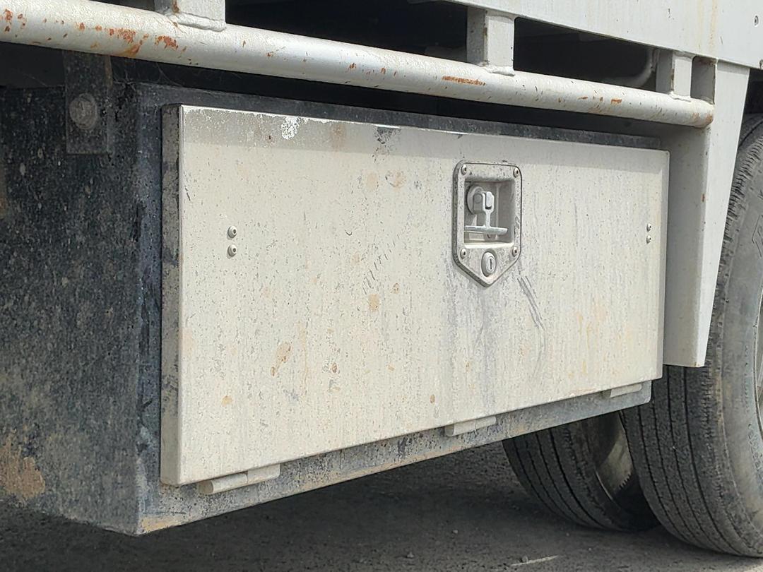 Photo '39' of Hino 300 XZU605R Transporter