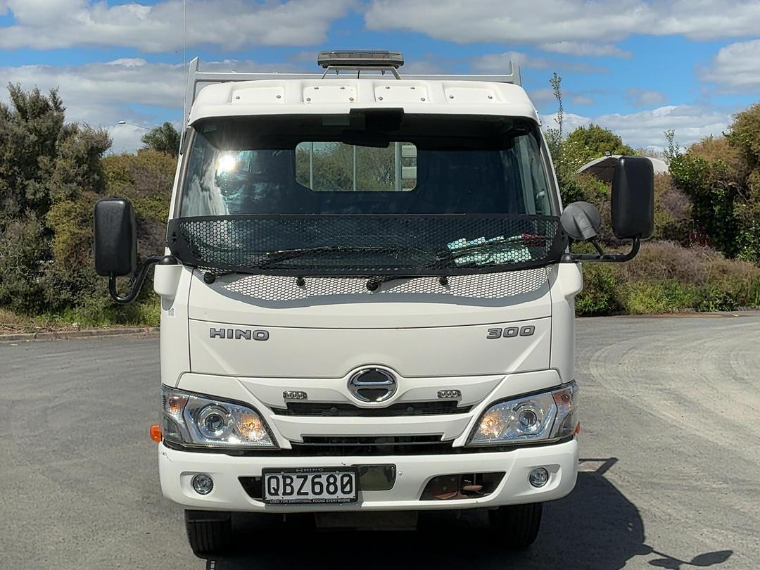 Photo '12' of Hino 300 XZU605R Transporter