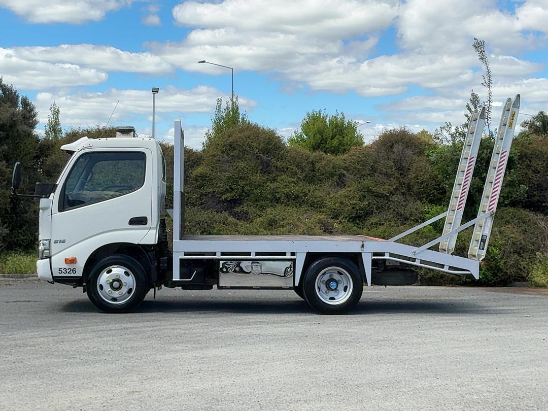 Photo '10' of Hino 300 XZU605R Transporter