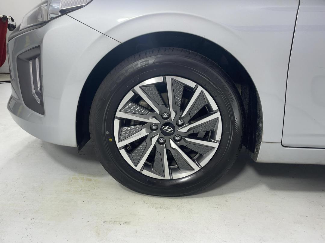 Photo '10' of Hyundai Ioniq