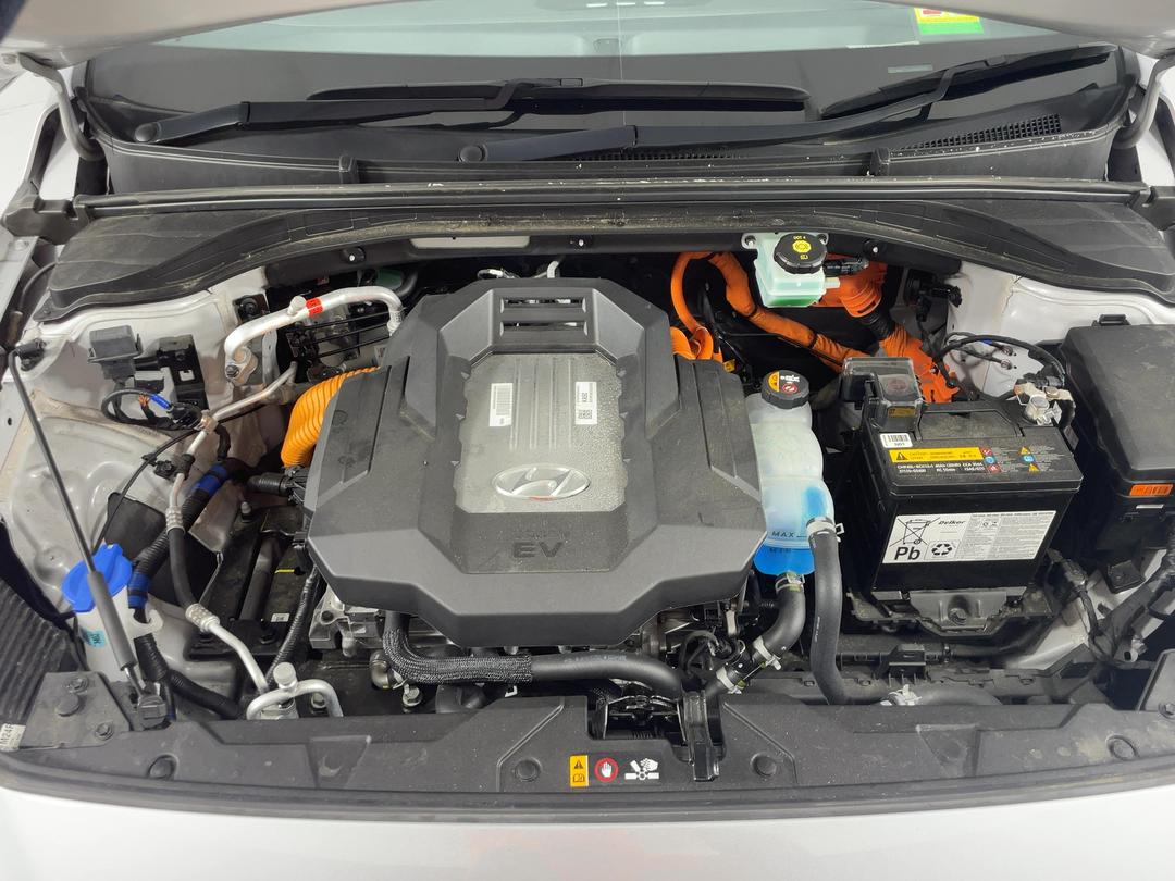Photo '13' of Hyundai Ioniq