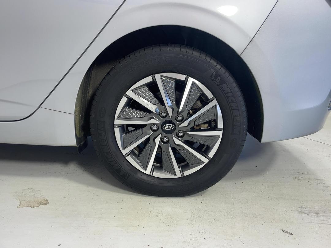 Photo '11' of Hyundai Ioniq