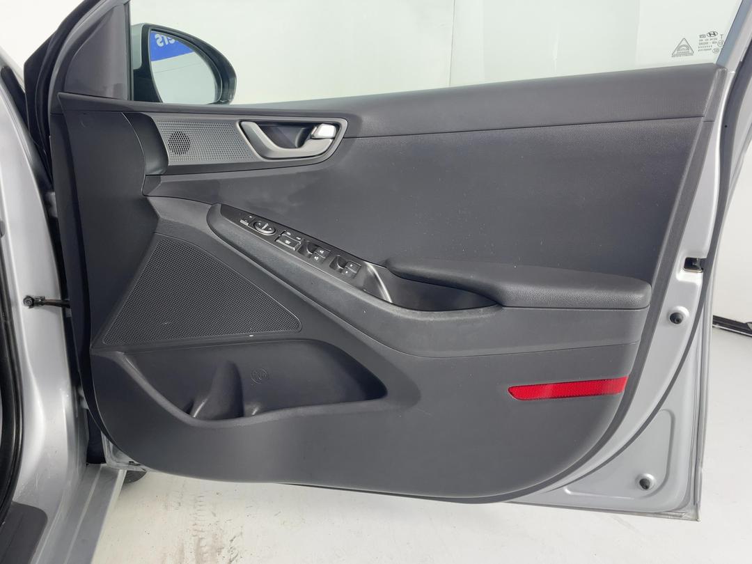 Photo '15' of Hyundai Ioniq