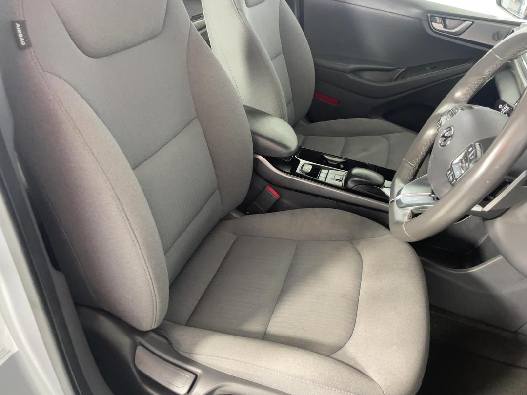 Photo '16' of Hyundai Ioniq