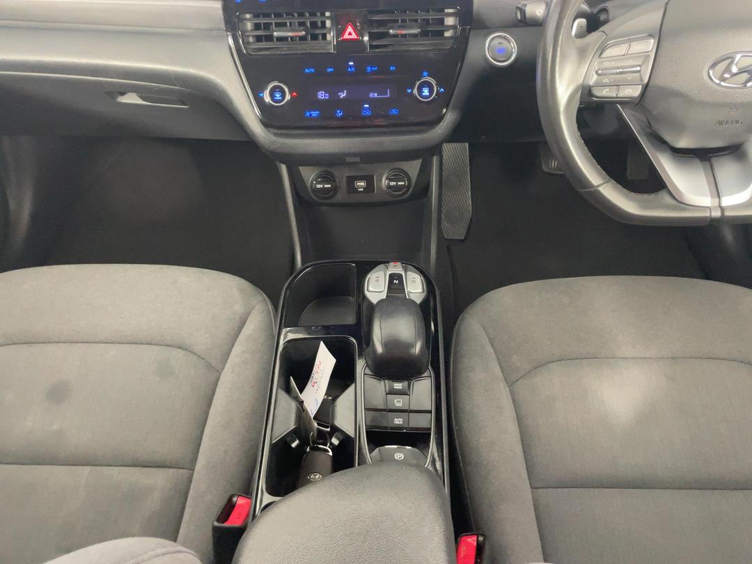Photo '18' of Hyundai Ioniq