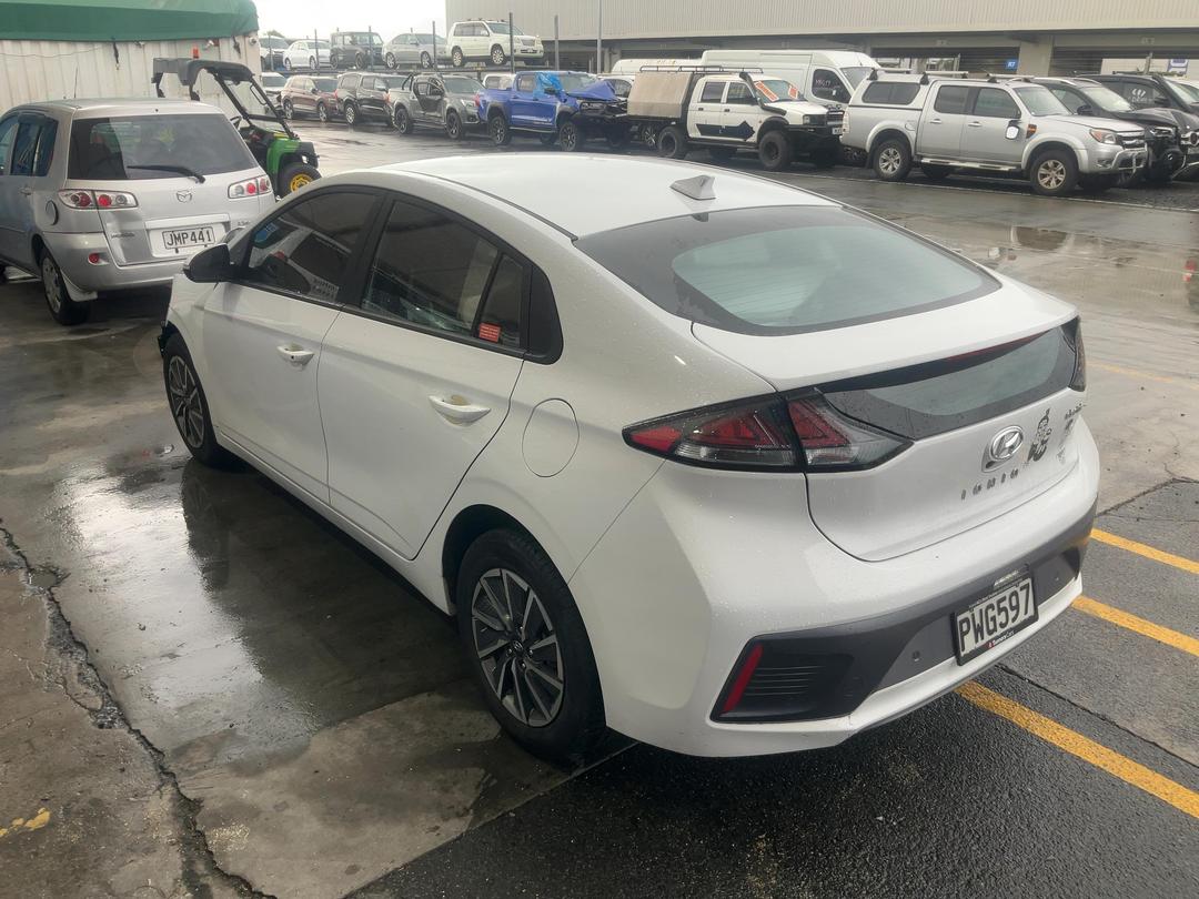 Photo '3' of Hyundai Ioniq 100KW EV