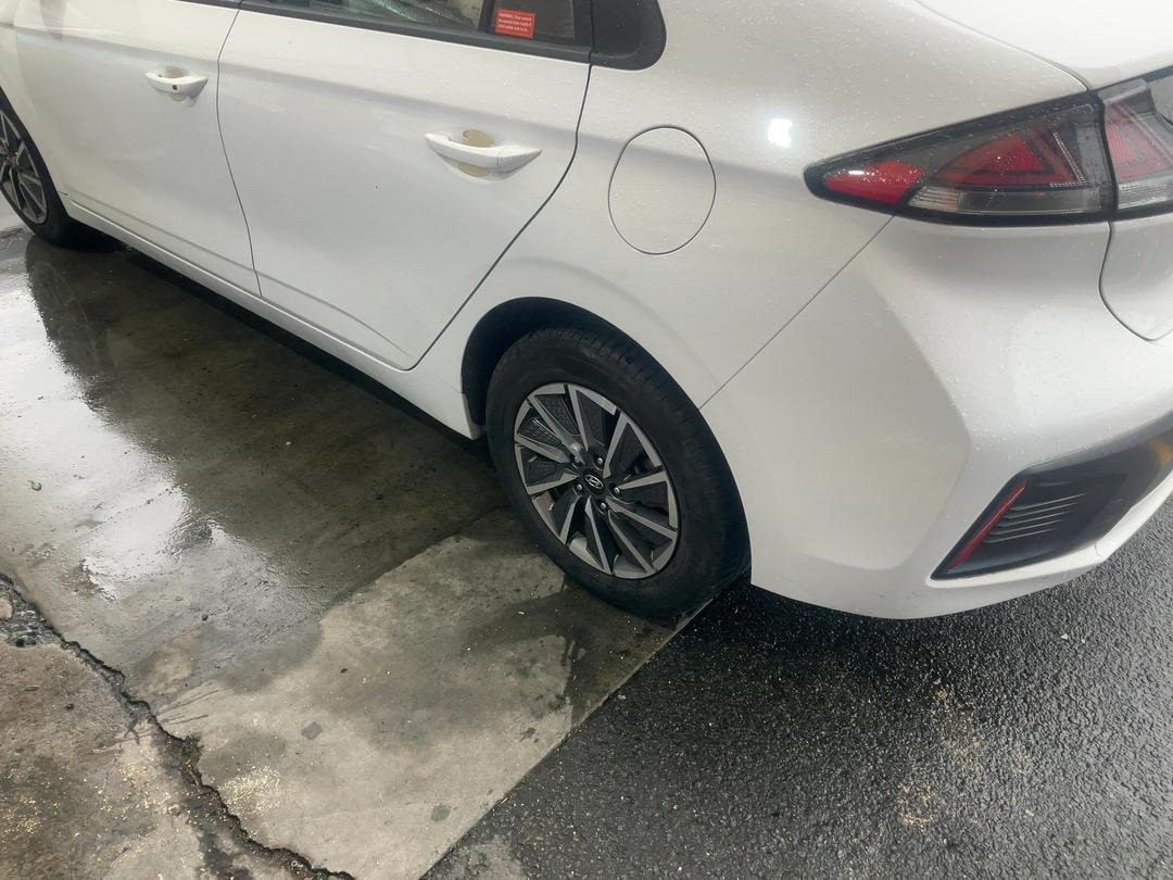 Photo '11' of Hyundai Ioniq 100KW EV