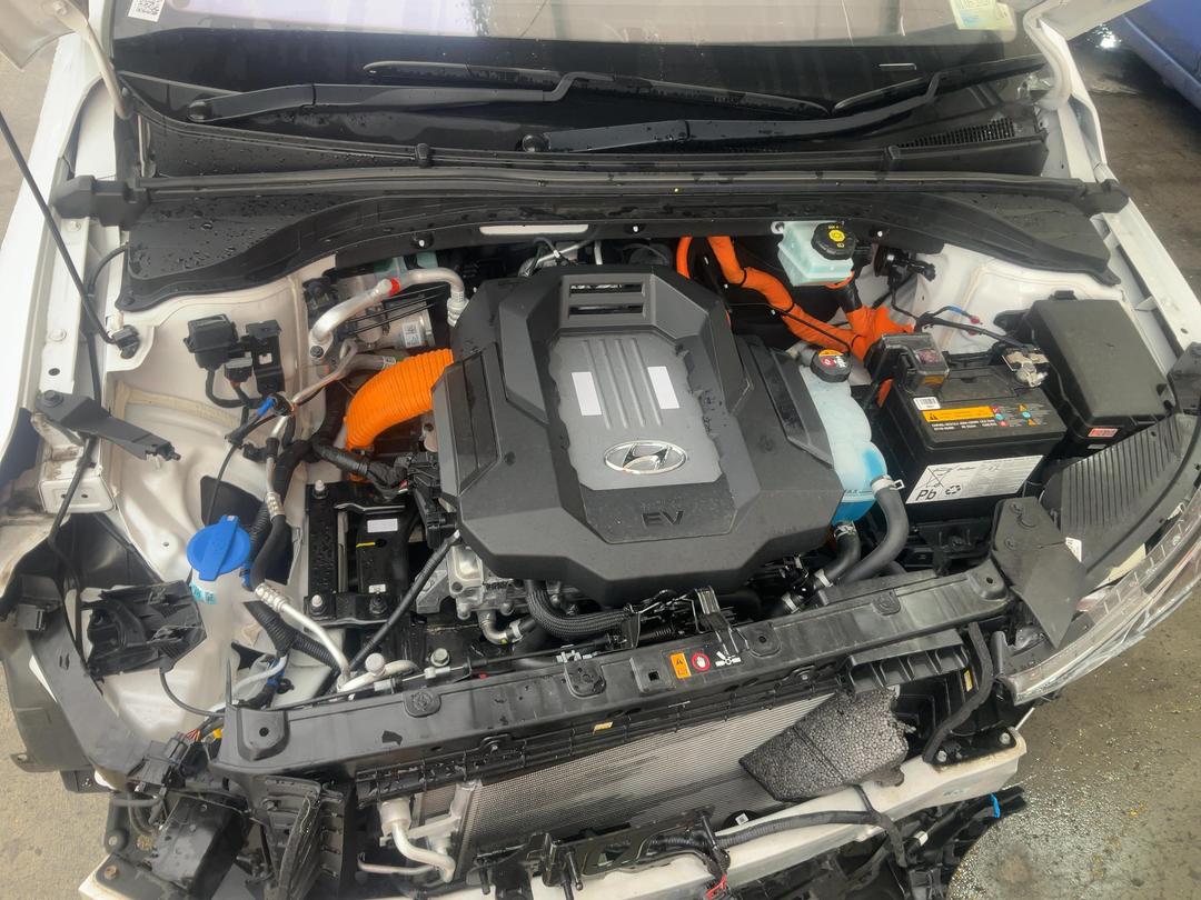 Photo '15' of Hyundai Ioniq 100KW EV