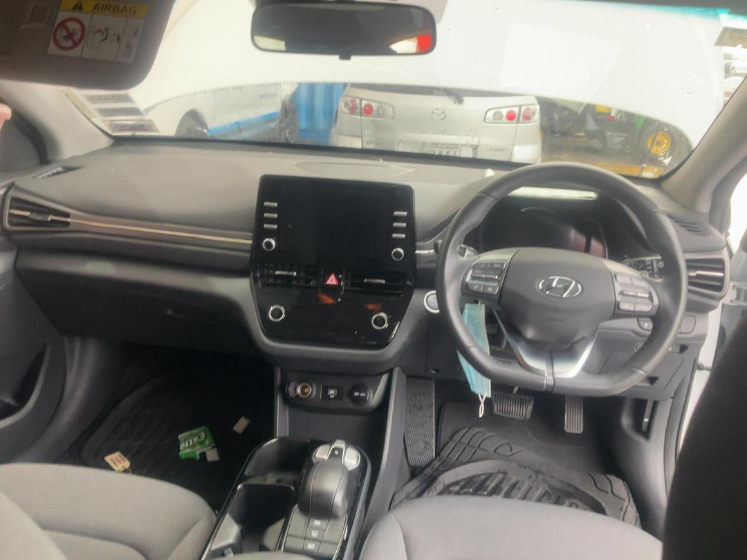 Photo '21' of Hyundai Ioniq 100KW EV