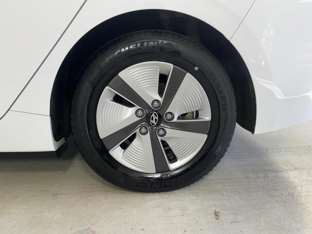 Photo '11' of Hyundai Ioniq