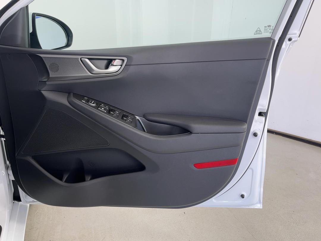 Photo '15' of Hyundai Ioniq