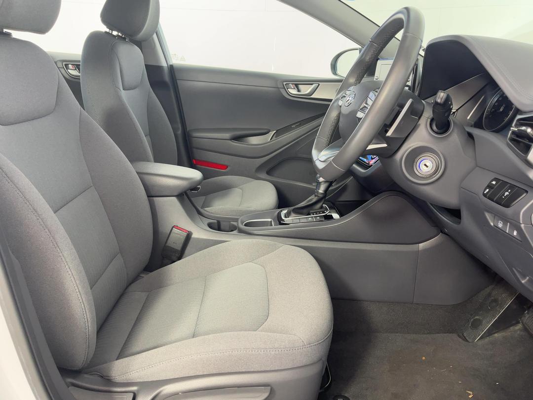 Photo '16' of Hyundai Ioniq
