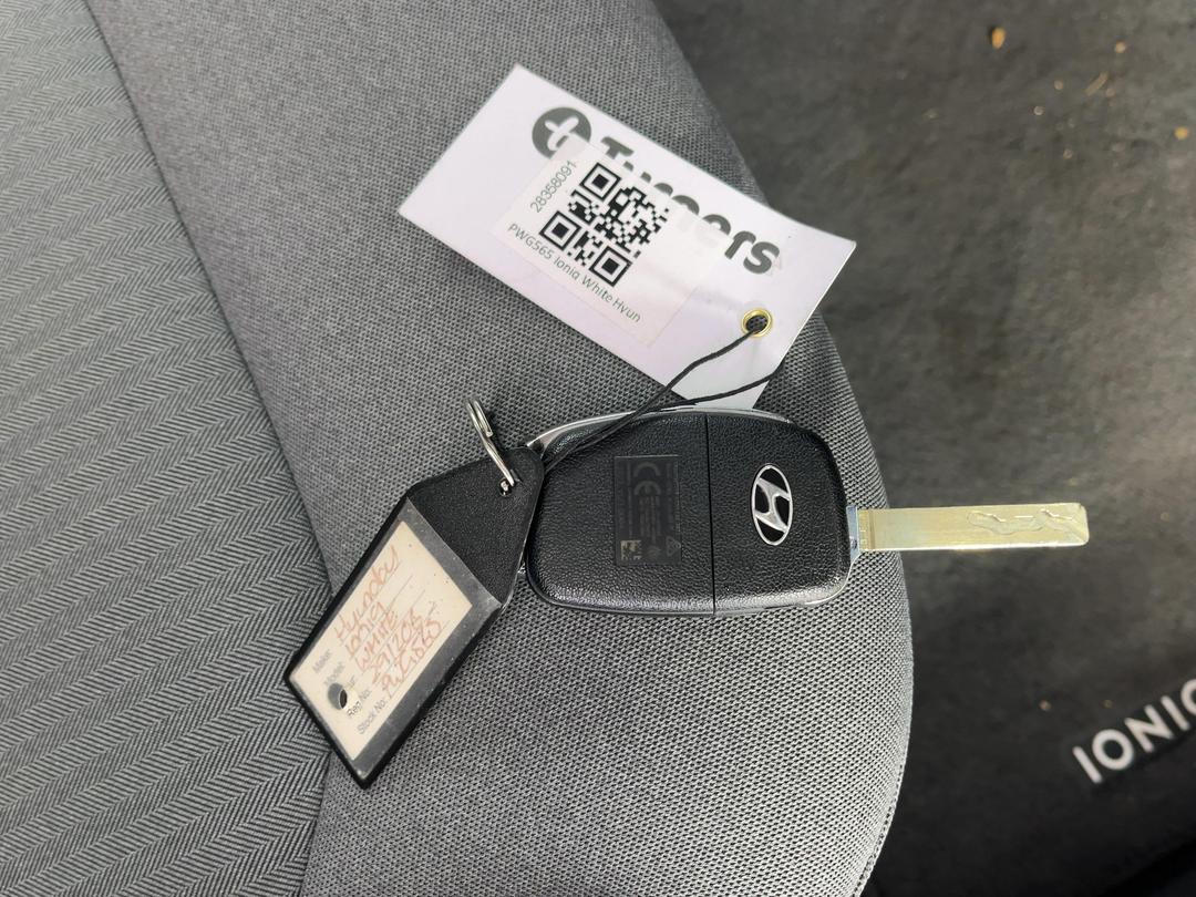 Photo '22' of Hyundai Ioniq