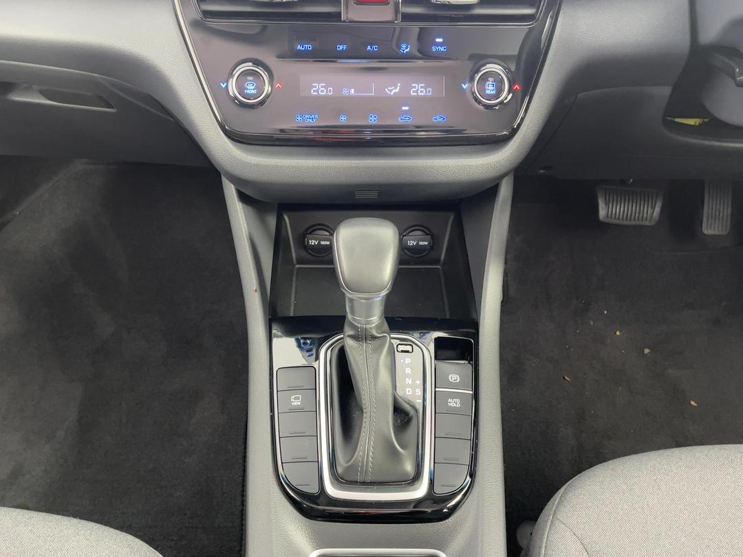 Photo '18' of Hyundai Ioniq