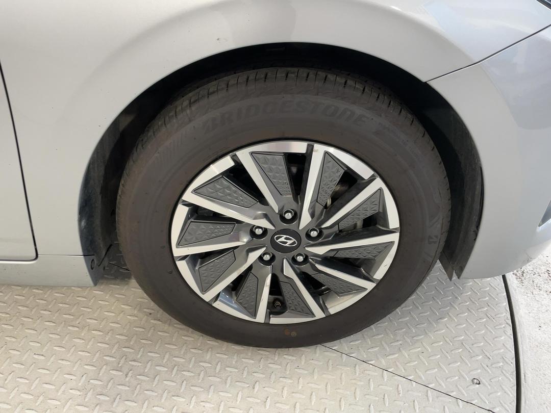 Photo '9' of Hyundai Ioniq