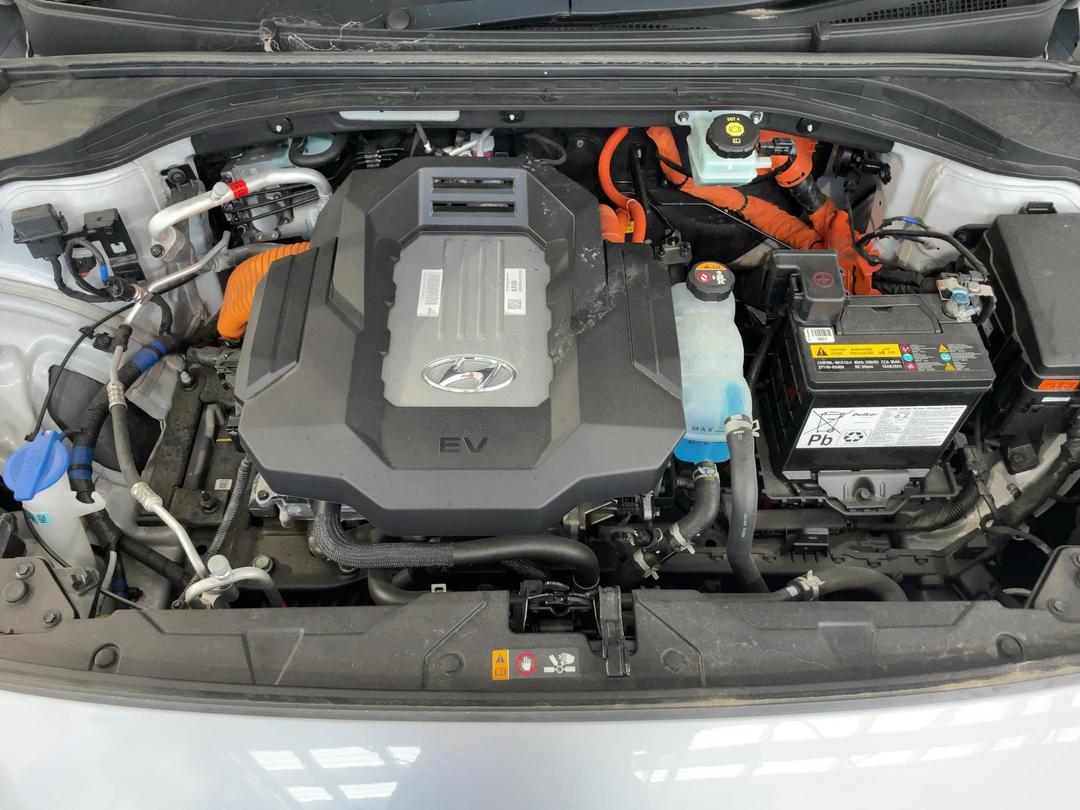 Photo '13' of Hyundai Ioniq