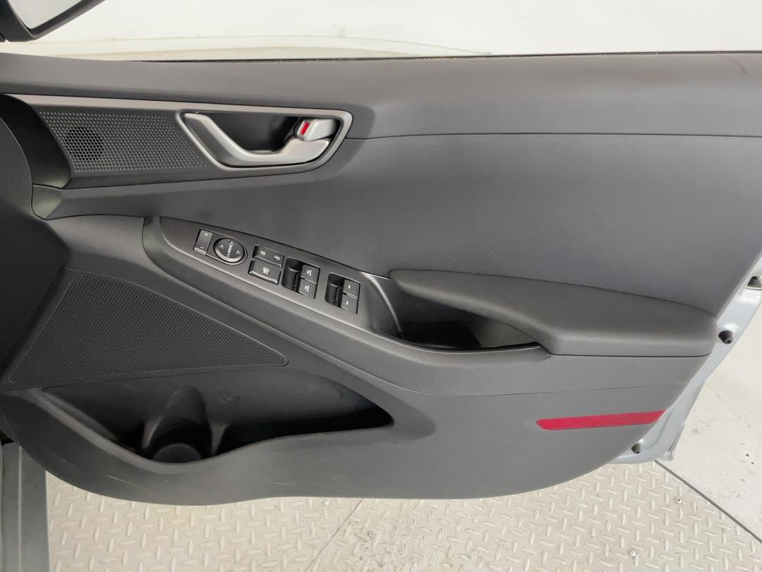 Photo '15' of Hyundai Ioniq