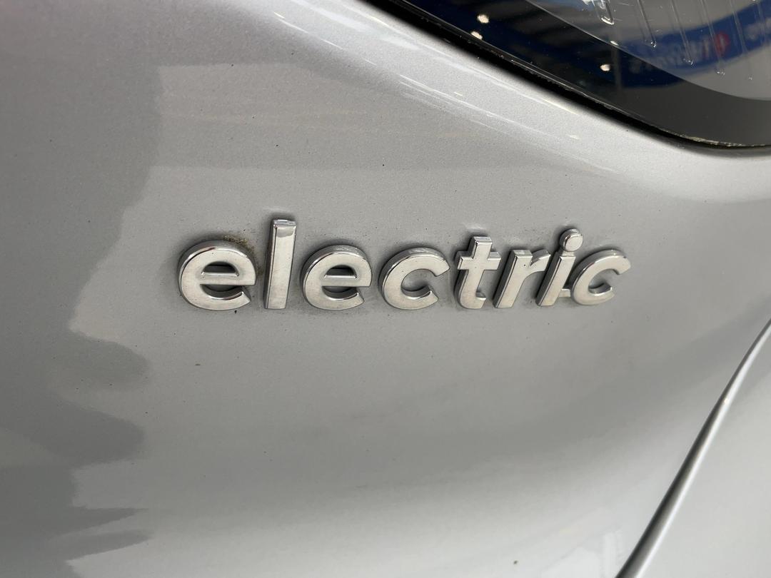Photo '37' of Hyundai Ioniq