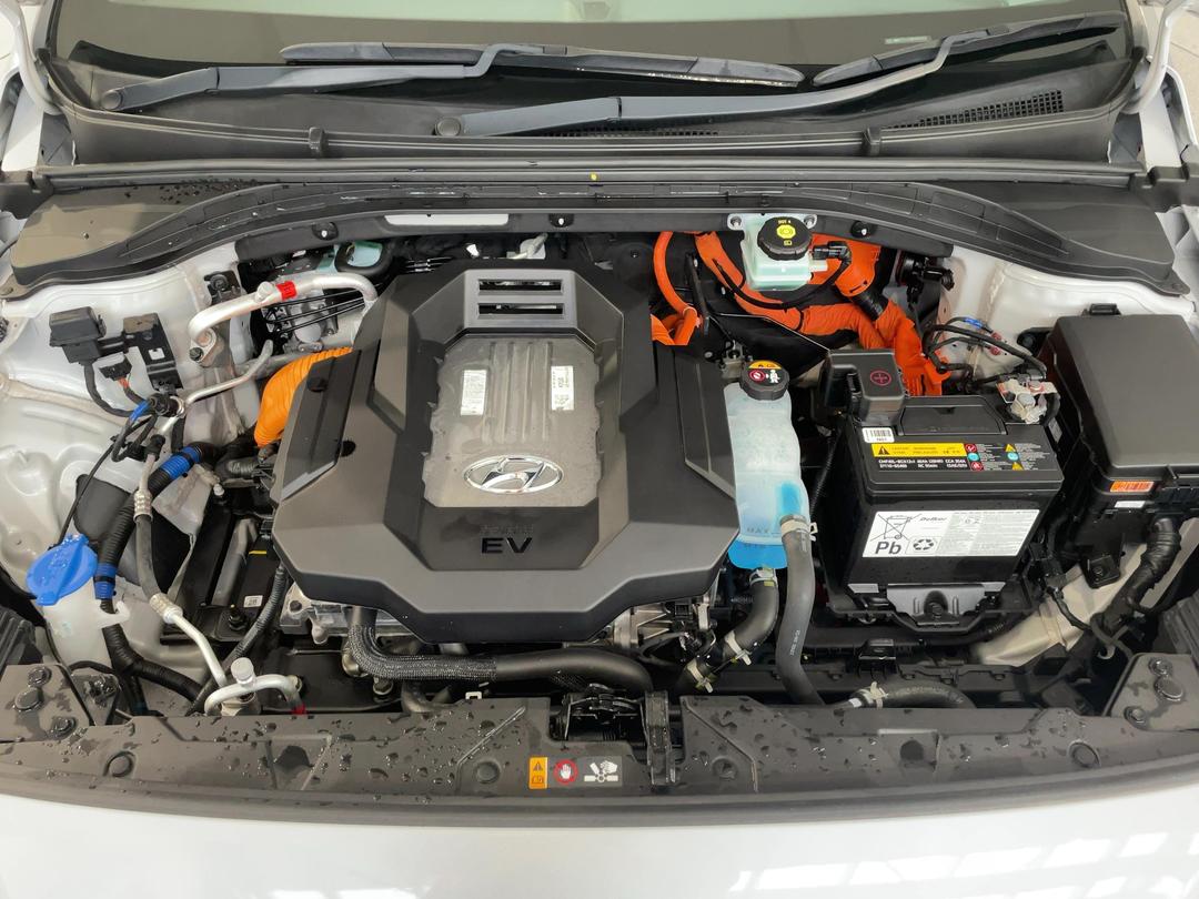 Photo '13' of Hyundai Ioniq