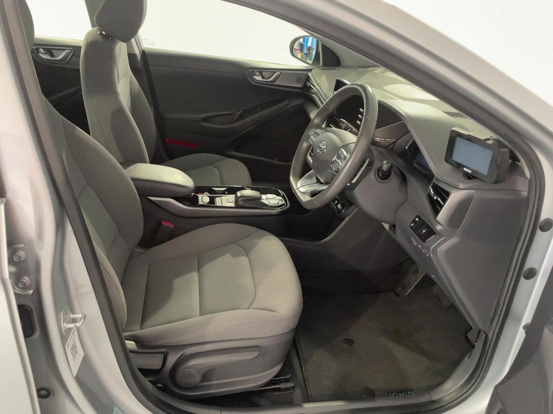Photo '16' of Hyundai Ioniq