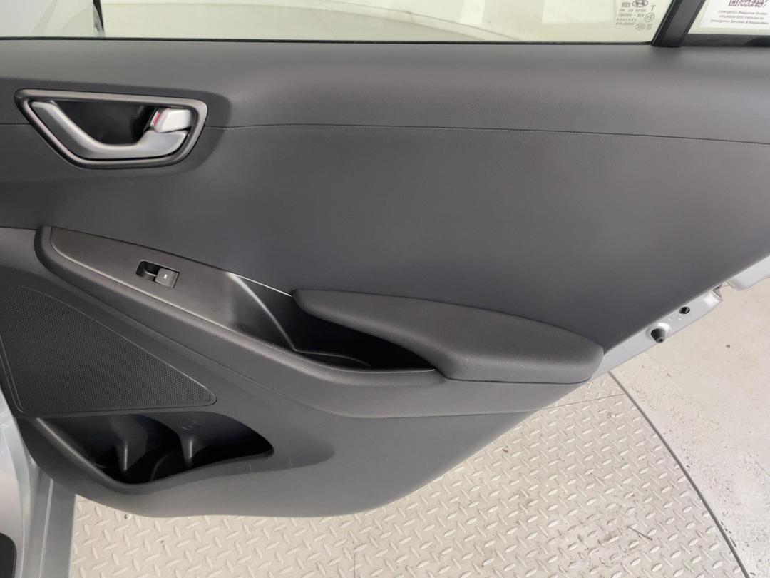 Photo '19' of Hyundai Ioniq