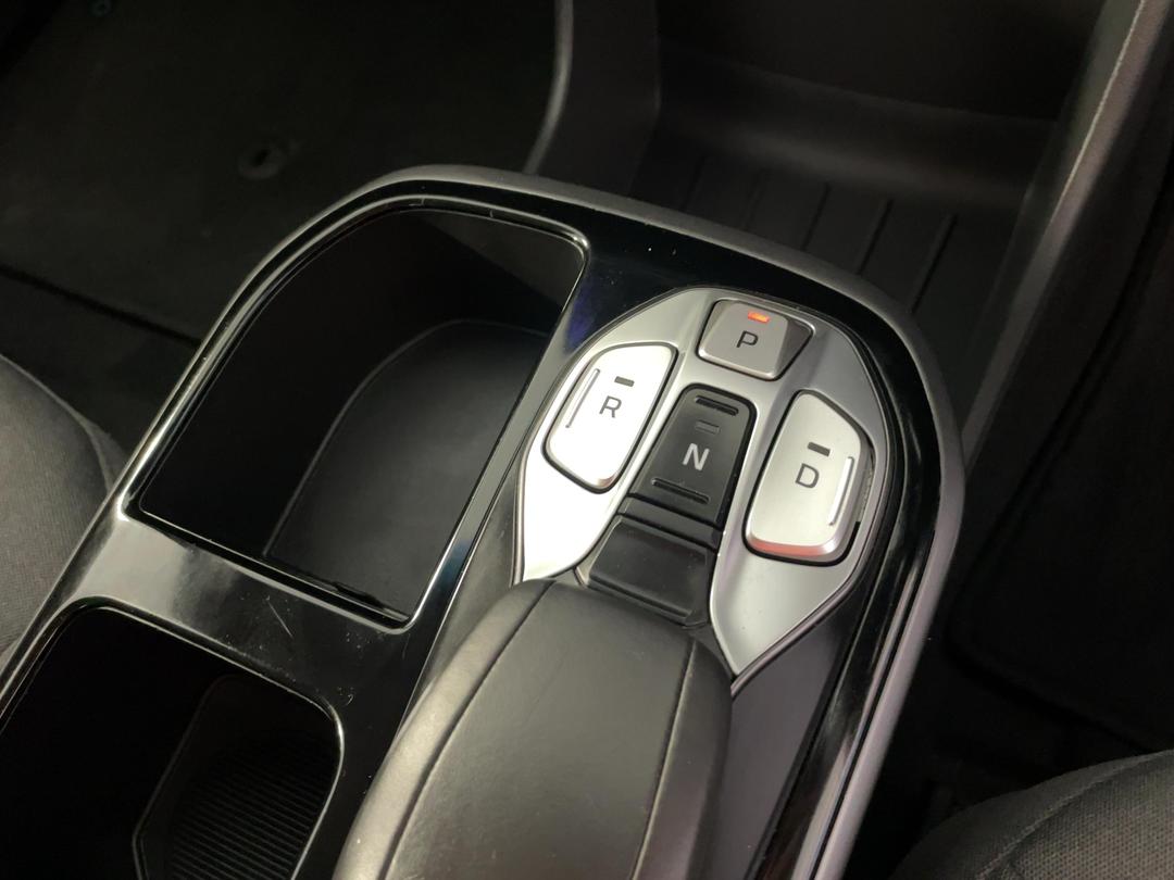 Photo '32' of Hyundai Ioniq