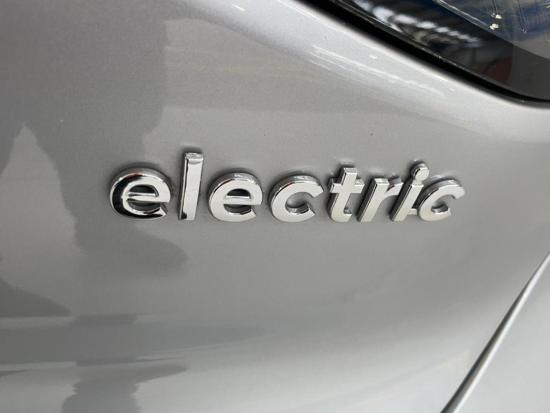 Photo '36' of Hyundai Ioniq