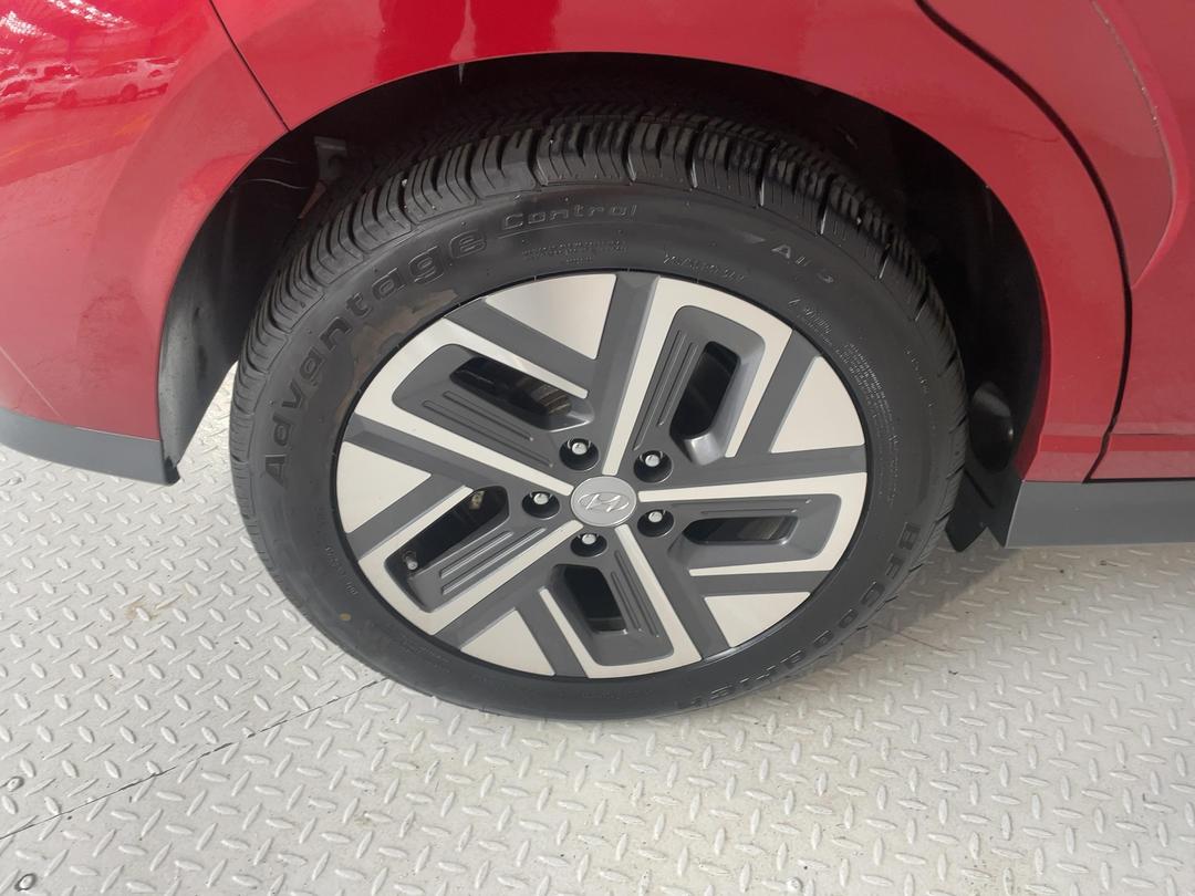 Photo '12' of Hyundai Kona
