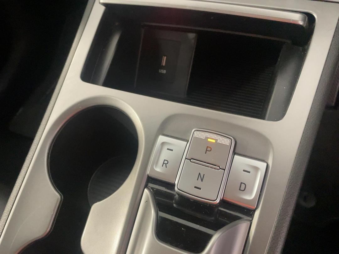 Photo '32' of Hyundai Kona