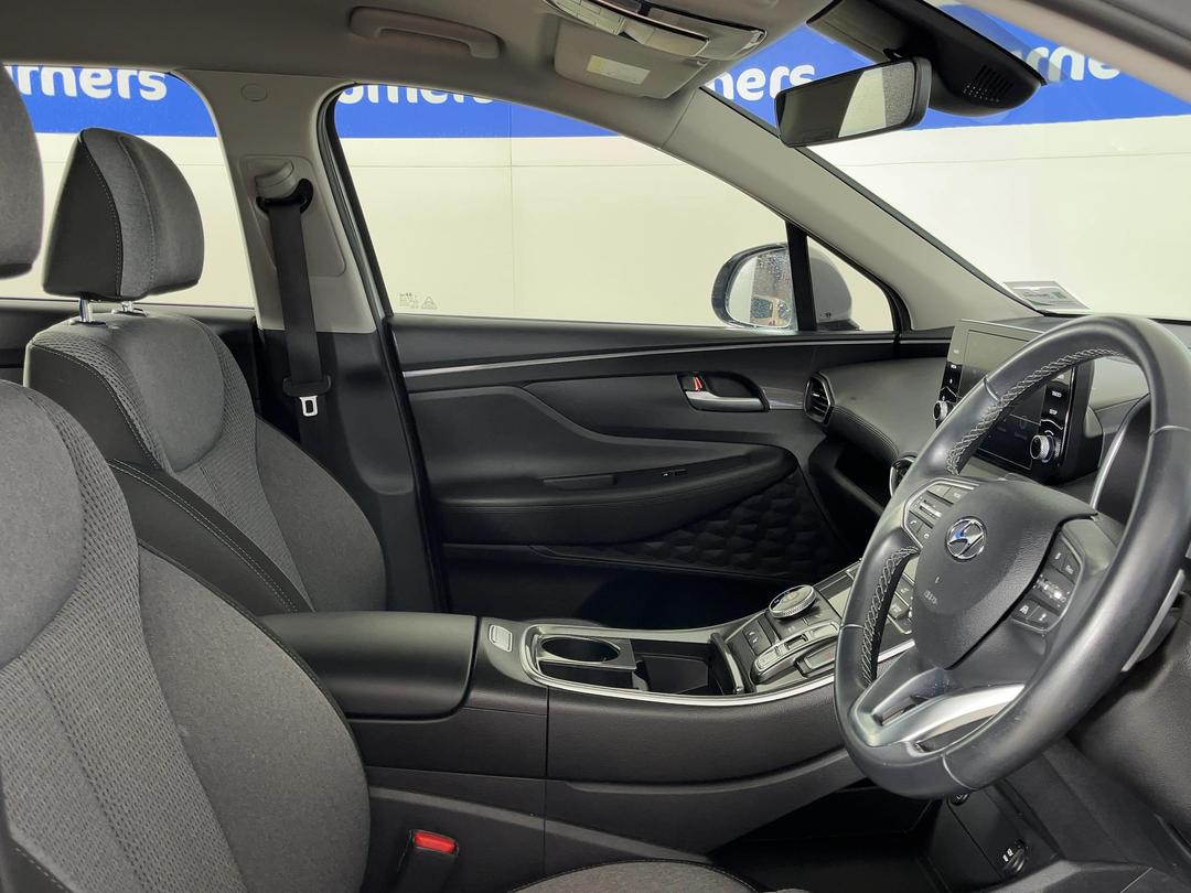 Photo '16' of Hyundai Santa FE