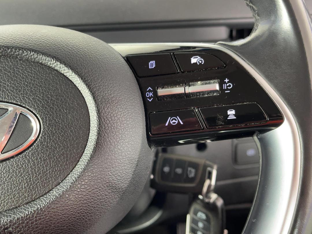 Photo '24' of Hyundai Staria