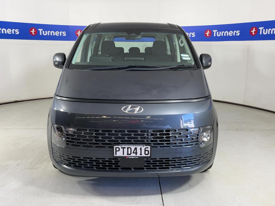 Photo '2' of Hyundai Staria